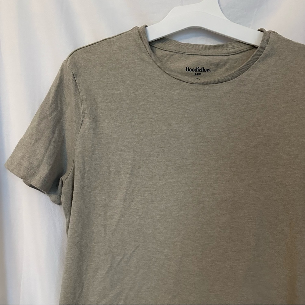 Goodfellow & Co. small sand colored tee. pit to pit: 17.5”. length: 26”.